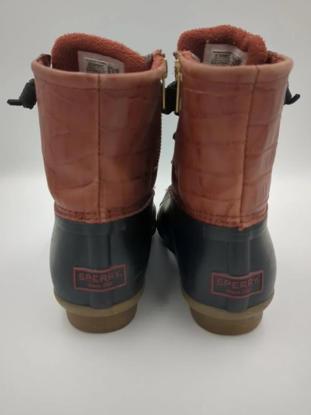 Sperry Saltwater Croc Embossed Water Resistant Duck Boot - Women's 6 Red/Black